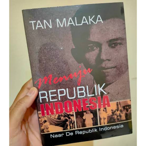 Buku Elektronik: Naar de Republiek Indonesia (Menuju Republik Indonesia) – Tan Malaka